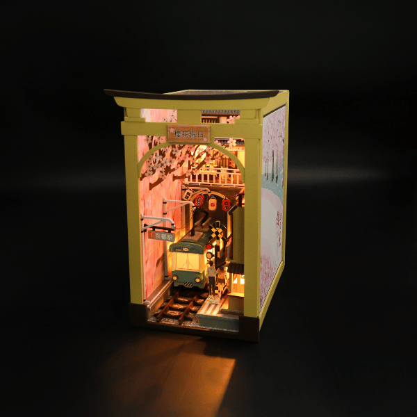 Huzur Caddesi | Minyatür Kitap Arası Maketi | Kendin Yap Booknook | Ahşap Hobi Seti | LED Işıklı 3D Puzzle