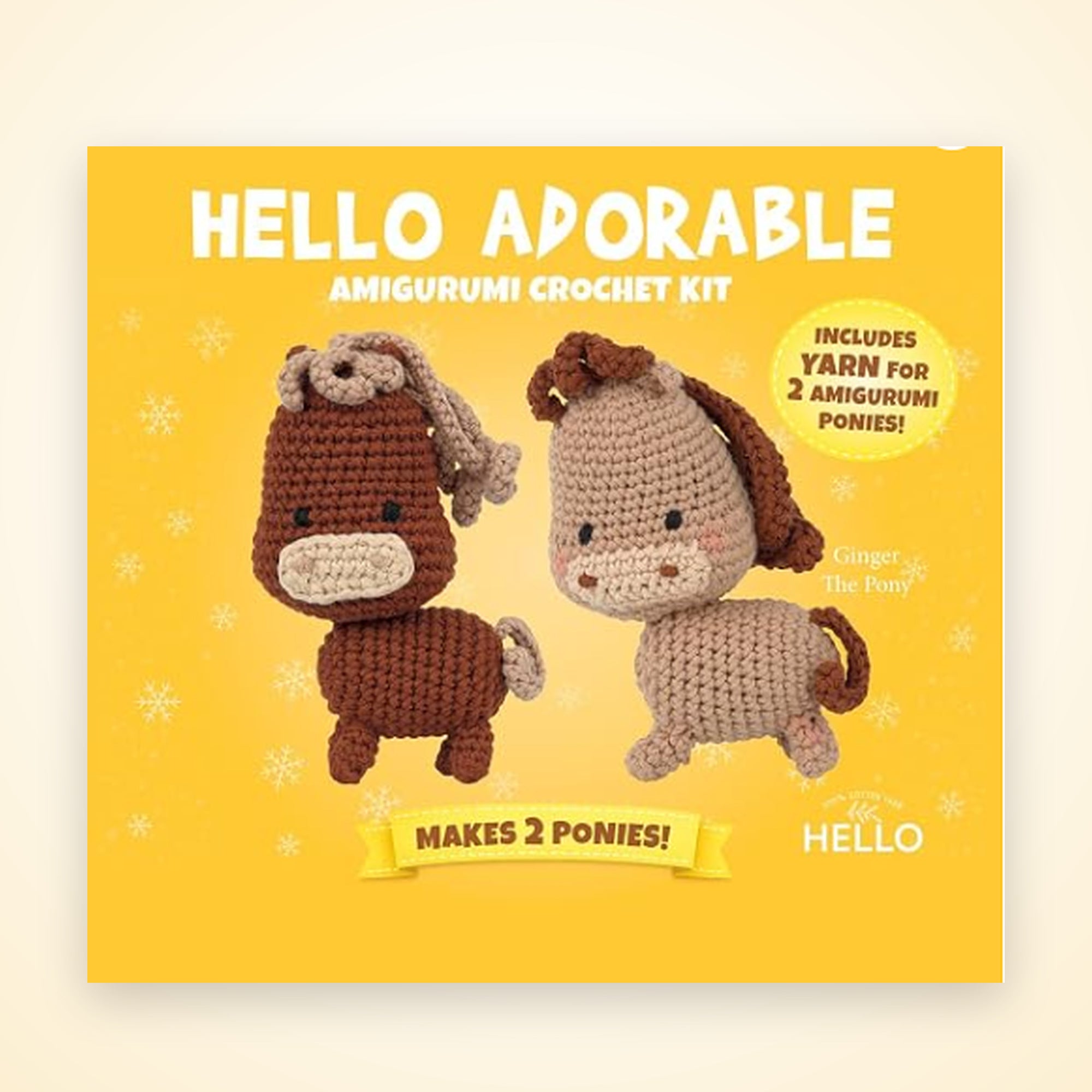 İki amigurumi midilli bir arada